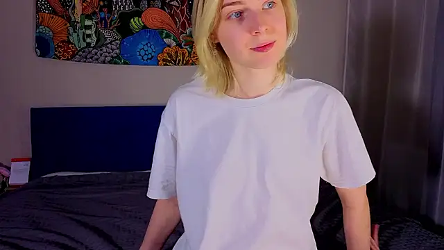 Snapshot of Crayzy_Luv chatting on 03-29-26, 02:35 Crayzy Luv online show from 03-29-26, 02:35