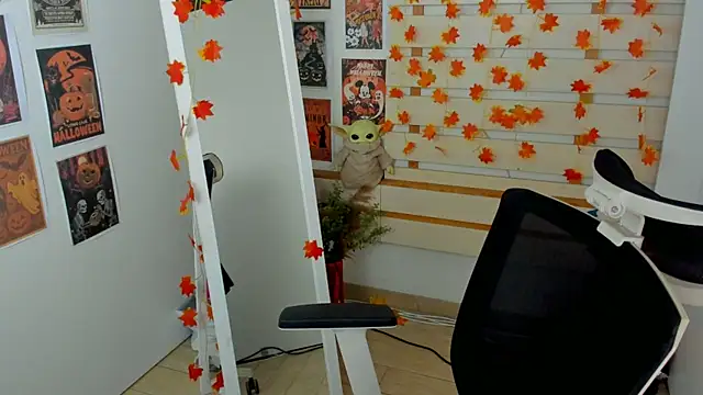 Lexy flower online show from 11-15-25, 01:15