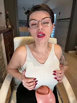 CarlaConnor80 online show from 02-02-25, 04:32