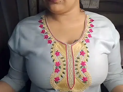 Trezza online show from 10-24-25, 11:37