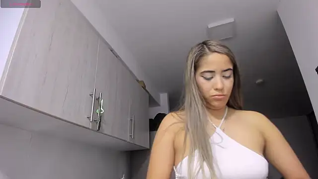 ScarlettAndClark online show from 02-10-26, 01:59