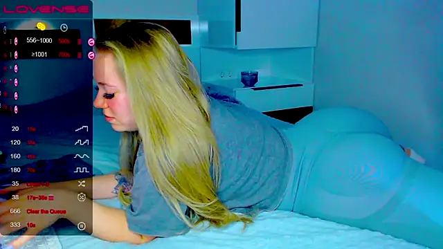 kitti kaattt online show from 11-29-25, 10:15