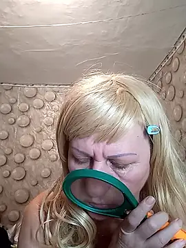 FameLara online show from 01-14-26, 12:20