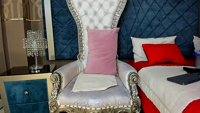 Snapshot of Janna_Rousse_ chatting on 10-17-25, 11:56 Janna Rousse online show from 10-17-25, 11:56