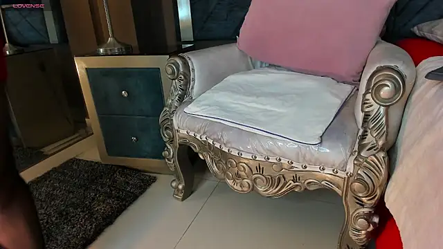 Snapshot of Janna_Rousse_ chatting on 10-02-25, 12:19 Janna Rousse online show from 10-02-25, 12:19