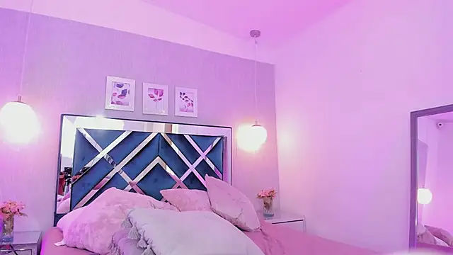 Snapshot of Miakhalifa_7 chatting on 03-08-25, 05:43 Miakhalifa 7 online show from 03-08-25, 05:43