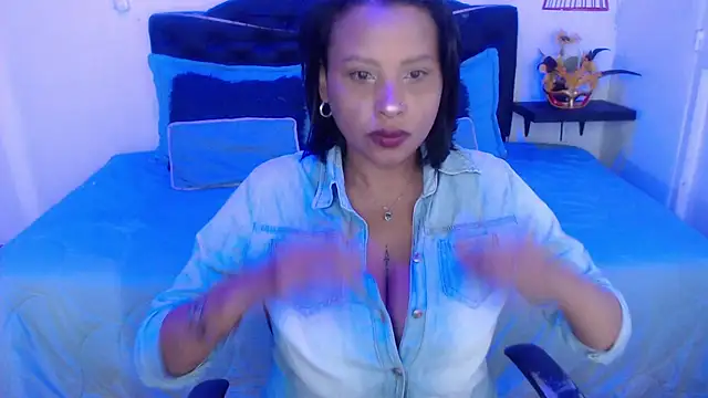 Snapshot of Dominik_girl chatting on 09-12-25, 08:52 Dominik girl online show from 09-12-25, 08:52