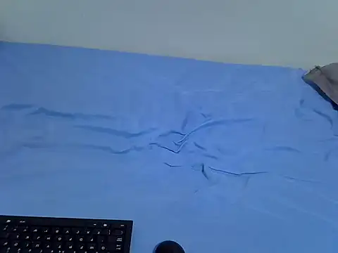 Snapshot of drowllie chatting on 02-25-26, 01:22 drowllie online show from 02-25-26, 01:22