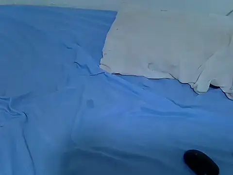 Snapshot of drowllie chatting on 01-18-26, 03:26 drowllie online show from 01-18-26, 03:26