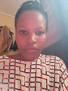 Snapshot of petite_babe chatting on 01-17-26, 08:40 petite babe online show from 01-17-26, 08:40