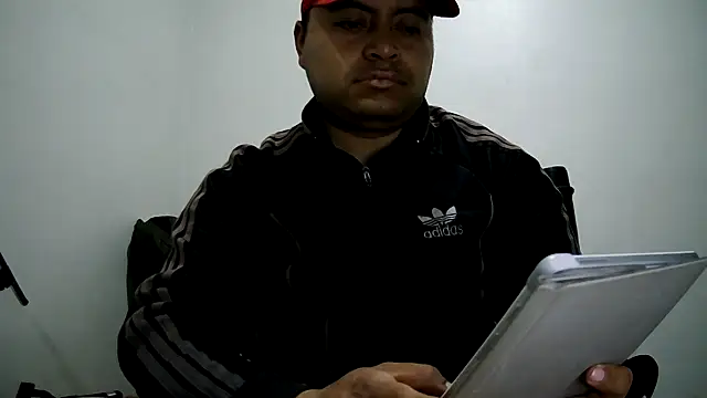 Snapshot of Potro23hotzen chatting on 01-07-25, 06:56 Potro23hotzen online show from 01-07-25, 06:56