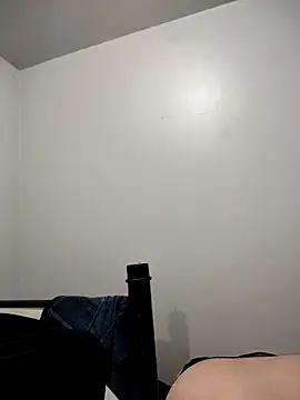 Snapshot of Potro23hotzen chatting on 09-27-25, 02:28 Potro23hotzen online show from 09-27-25, 02:28