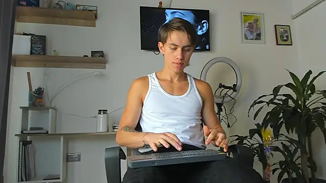 manucute 23  online show from 01-18-26, 03:48