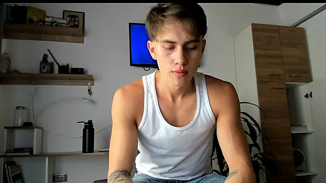 manucute 23  online show from 03-28-26, 03:35