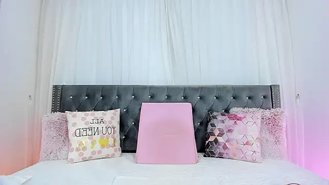 IsabellaJames online show from 10-30-25, 12:03