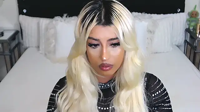 GiseleReine online show from 03-28-26, 01:56