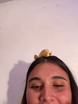 Snapshot of Magic-Smilee chatting on 01-08-25, 03:08 Magic-Smilee online show from 01-08-25, 03:08