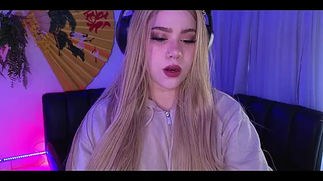 albaismynameX online show from 11-17-25, 12:09