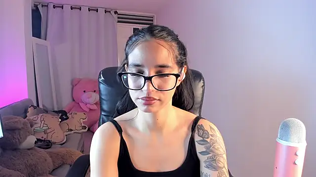 Snapshot of i_babbyyyy chatting on 03-18-25, 04:51 i babbyyyy online show from 03-18-25, 04:51