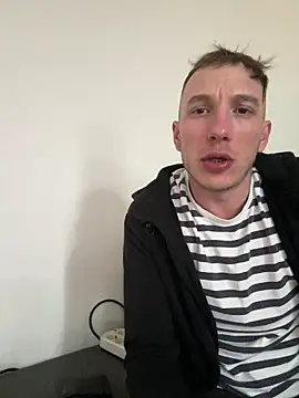 Zsombo21cm online show from 04-17-26, 06:49