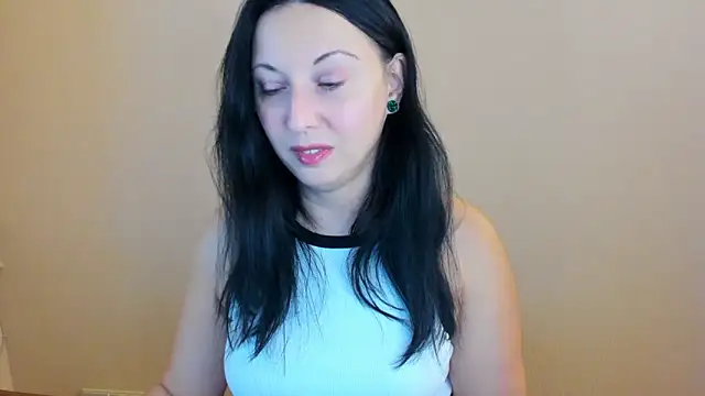 Snapshot of Wife4Cuck chatting on 10-18-25, 01:35 Wife4Cuck online show from 10-18-25, 01:35