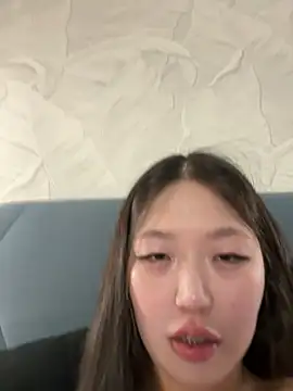 Aiko Yumi online show from 01-26-25, 04:09