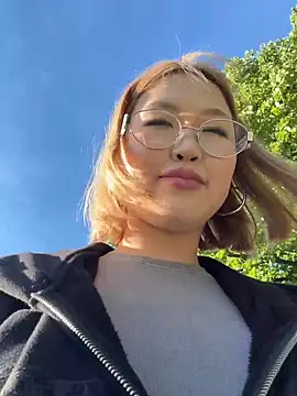 Aiko Yumi online show from 06-10-26, 04:08