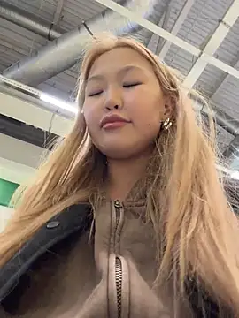 Aiko Yumi online show from 04-10-26, 03:41