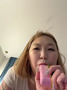 Aiko Yumi online show from 06-11-26, 08:06