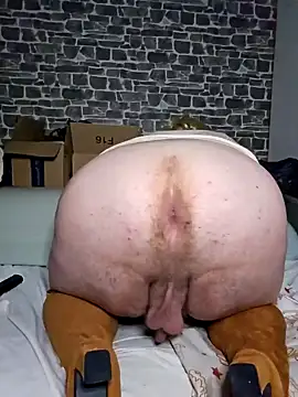 MoniqueBader22 online show from 12-19-24, 10:00