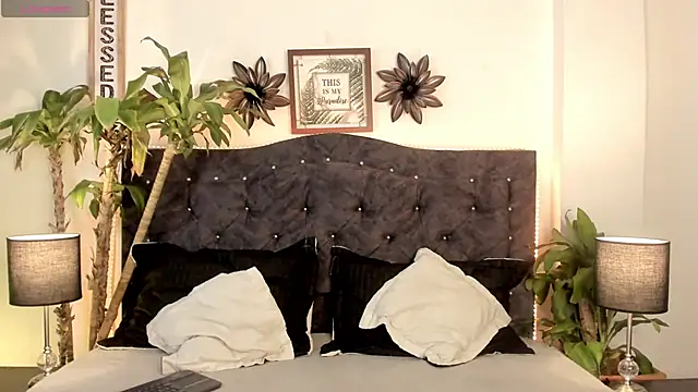 Snapshot of candy_canne__ chatting on 02-21-25, 05:31 candy canne   online show from 02-21-25, 05:31