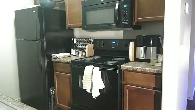 NatalieKneals online show from 02-12-25, 07:02