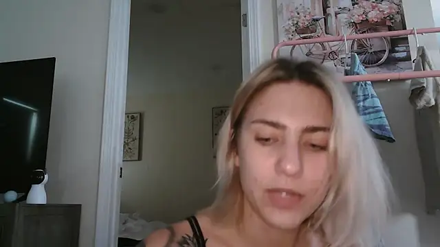 NatalieKneals online show from 10-27-25, 12:22