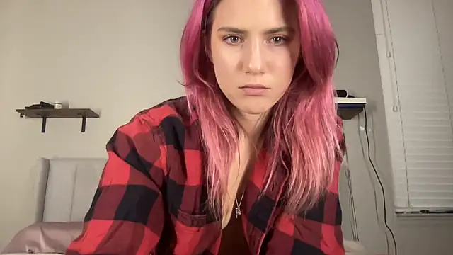 NatalieKneals online show from 12-05-24, 04:59