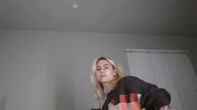 NatalieKneals online show from 12-26-24, 07:35