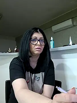 Snapshot of Milf_Abigail chatting on 04-18-26, 01:41 Milf Abigail online show from 04-18-26, 01:41