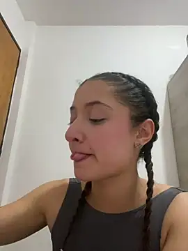Alicia ALICIA online show from 05-20-26, 10:51