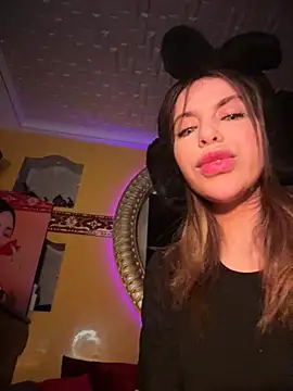 Snapshot of ORLA86 chatting on 11-15-25, 10:14 ORLA86 online show from 11-15-25, 10:14