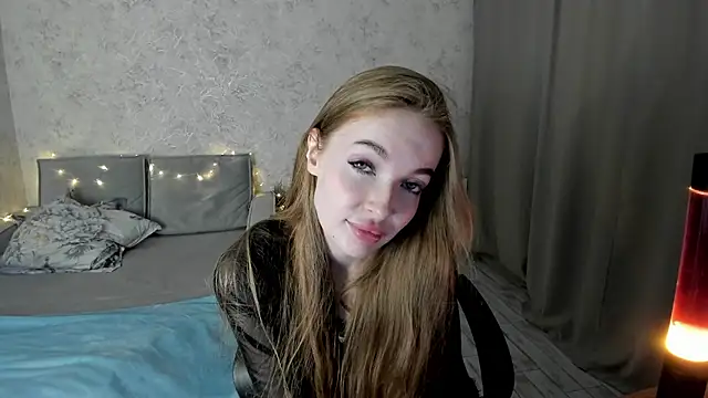 Snapshot of LissaCain chatting on 09-13-25, 02:50 LissaCain online show from 09-13-25, 02:50