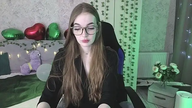 LissaCain online show from 03-26-26, 02:43