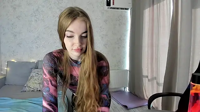 Snapshot of LissaCain chatting on 09-18-25, 04:26 LissaCain online show from 09-18-25, 04:26