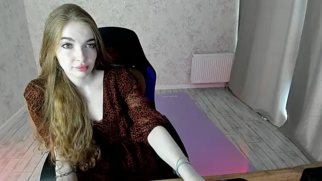 Snapshot of LissaCain chatting on 03-08-25, 06:54 LissaCain online show from 03-08-25, 06:54