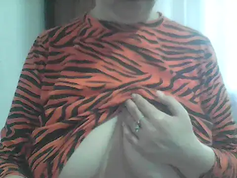 Snapshot of AnaXBerry chatting on 04-09-26, 06:41 AnaXBerry online show from 04-09-26, 06:41