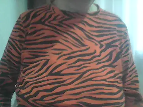 Snapshot of AnaXBerry chatting on 04-12-26, 06:27 AnaXBerry online show from 04-12-26, 06:27