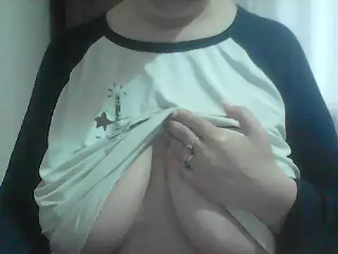 Snapshot of AnaXBerry chatting on 03-17-26, 07:00 AnaXBerry online show from 03-17-26, 07:00