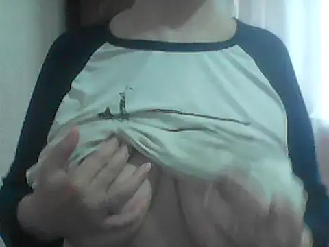 Snapshot of AnaXBerry chatting on 04-13-26, 07:12 AnaXBerry online show from 04-13-26, 07:12