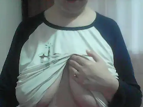 Snapshot of AnaXBerry chatting on 03-05-26, 06:21 AnaXBerry online show from 03-05-26, 06:21