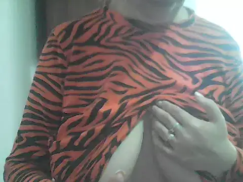 Snapshot of AnaXBerry chatting on 03-22-26, 06:37 AnaXBerry online show from 03-22-26, 06:37