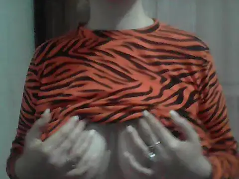 Snapshot of AnaXBerry chatting on 03-28-26, 06:42 AnaXBerry online show from 03-28-26, 06:42