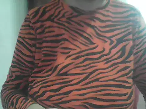 Snapshot of AnaXBerry chatting on 04-07-26, 06:37 AnaXBerry online show from 04-07-26, 06:37